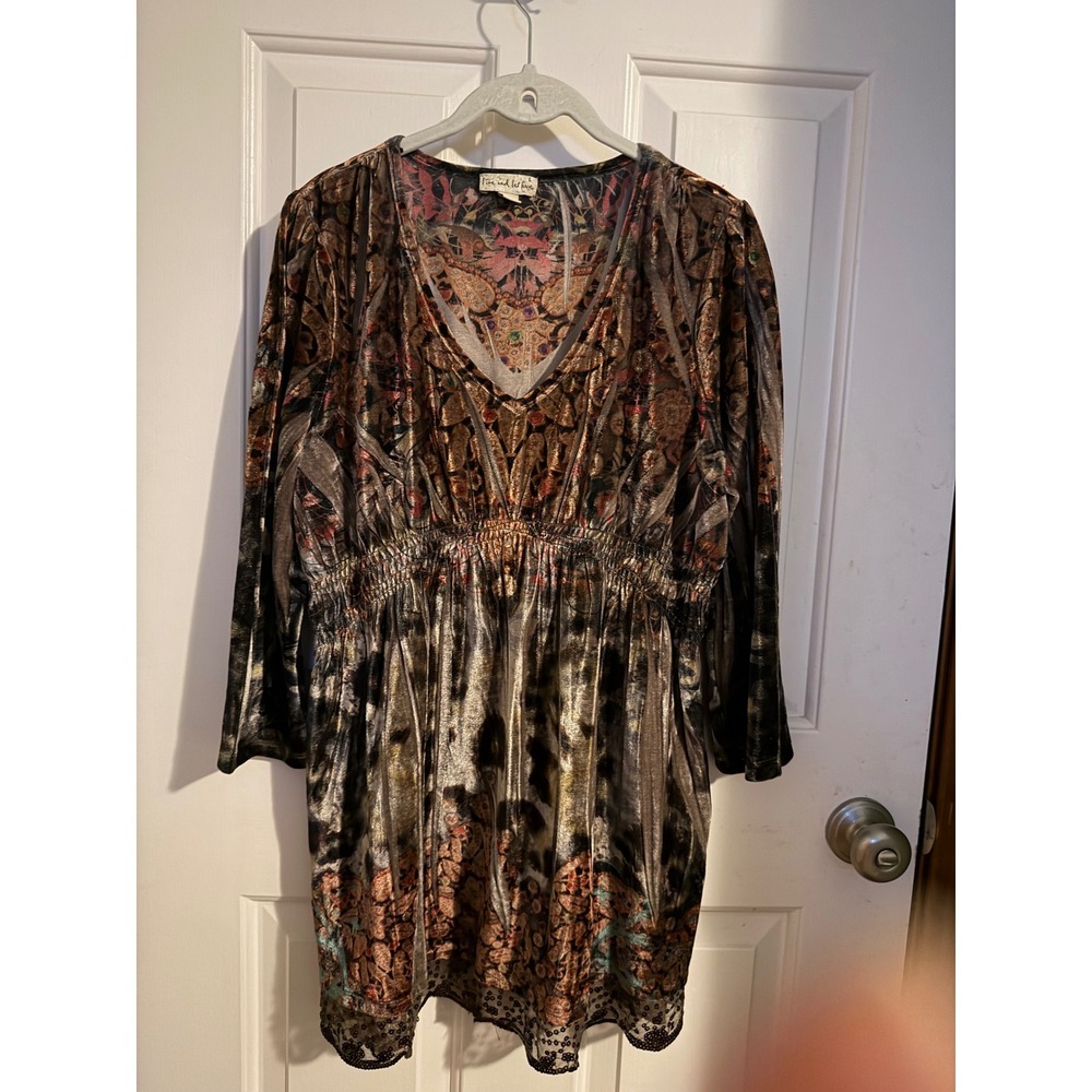Live and Let Live Velvet Tunic Top Womens Large Paisley Animal Print Sequin Lace